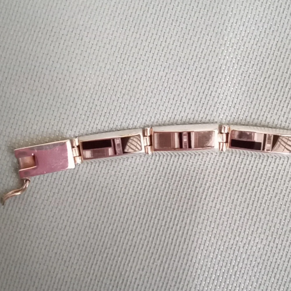 NATIVE AMERICAN STERLING SILVER INLAY BLACK ONYX AND SHELL TUXEDO BRACELET - Picture 3 of 8